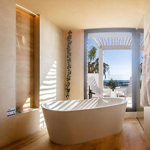 Xulos Rooms & Suites